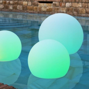 Buly 30cm-es napelemes úszó kültéri dekorációs gömblámpa a Newgarden-től  LUMBL030FTNW